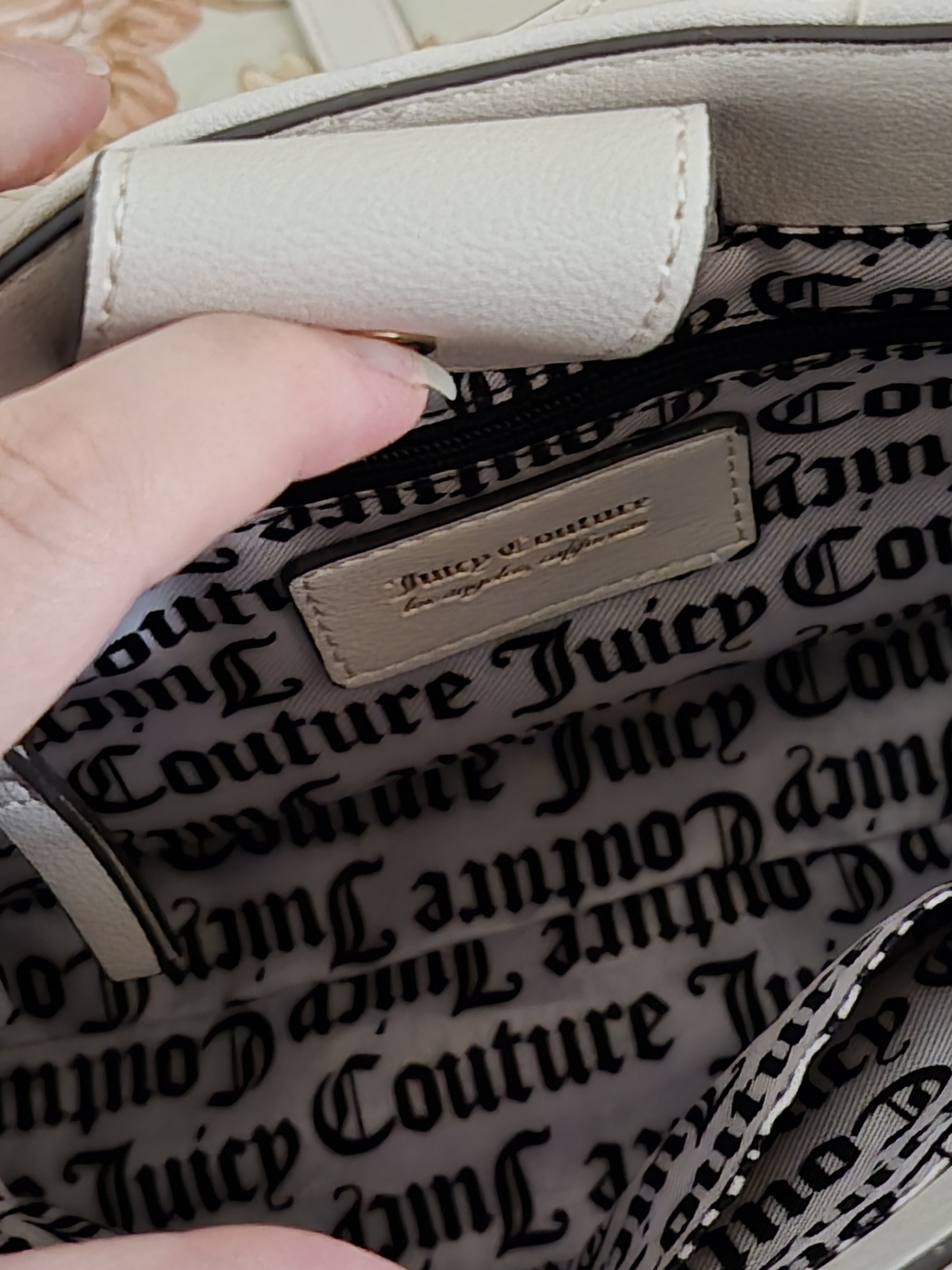 Juicy Couture White Lucky Charms Mini Tote with Gold Hardware NWT - Picture 3 of 5
